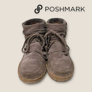 UGG Booties Moccasins Side Zip Leather Size‎ 7